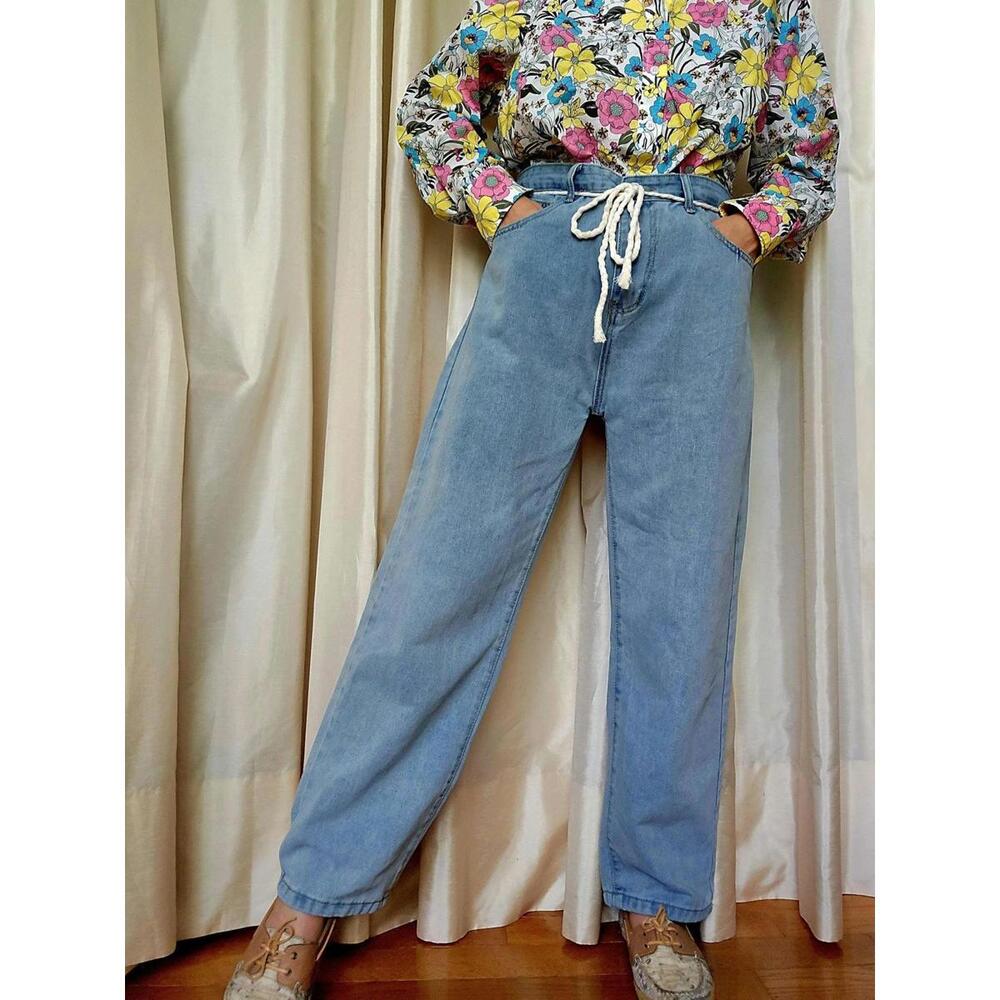 High rise waisted denim jeans, vintage, pockets blue L 10 | 12 straight leg